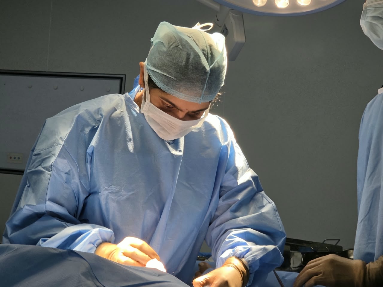 Dr. Sanhitha Purushotham during a surgical training program